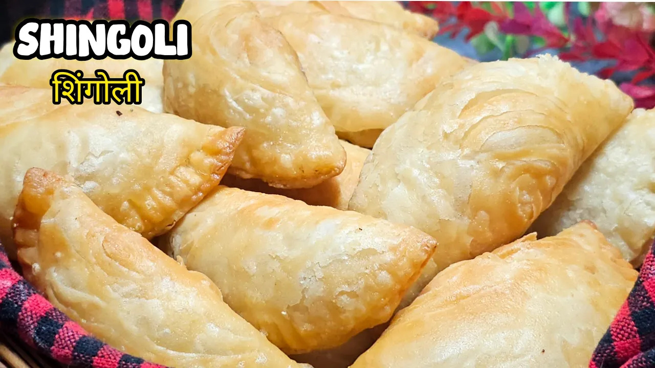 Shingolis (Karanjis) | Layered Karanjis | शिंगोली (करंजी)