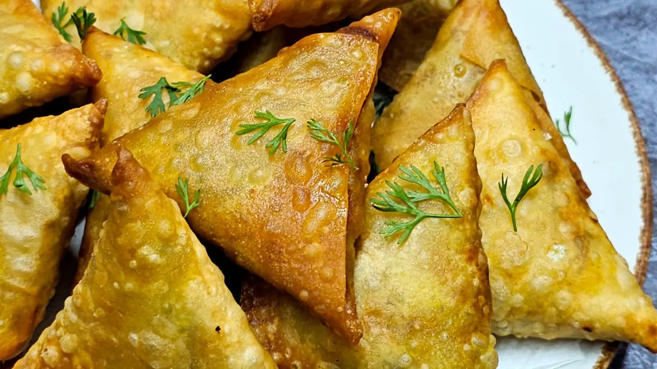 Crispy Mutton Kheema Samosa | Ramadan Series - Episode 18 | Cook with Judy and Flo